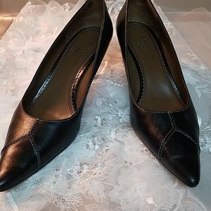 Anne Klein Black Leather Pumps